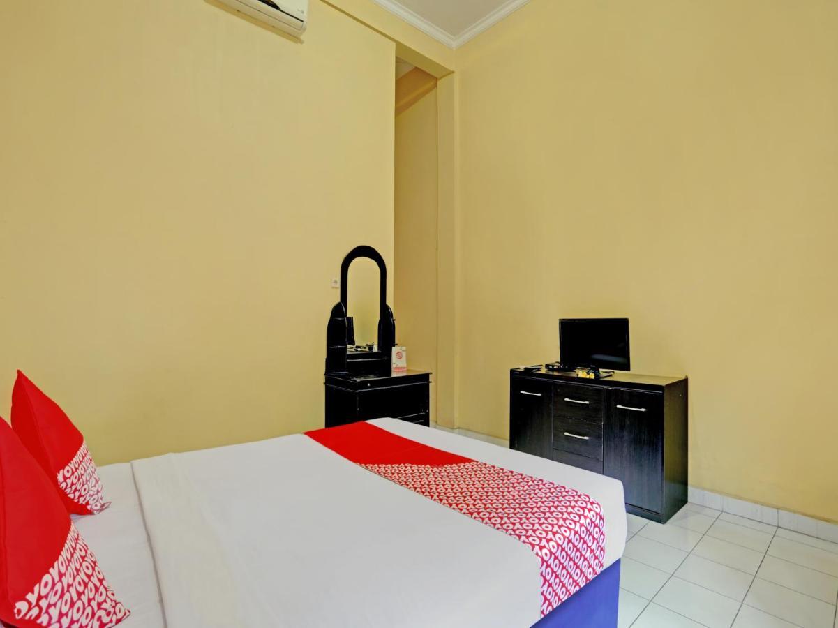 Oyo 3096 Hotel Dewi Warsiki Gilimanuk Buitenkant foto